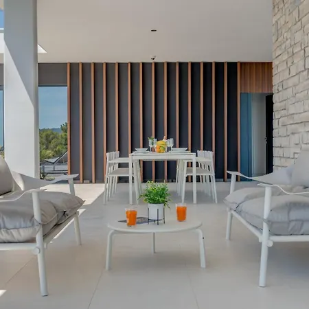 Villa Sunray By Guide *